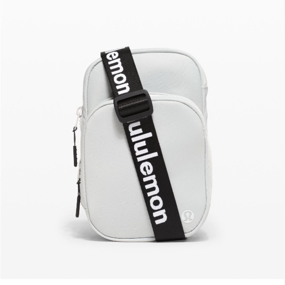 The Rest is Written Crossbody
Bag 2L